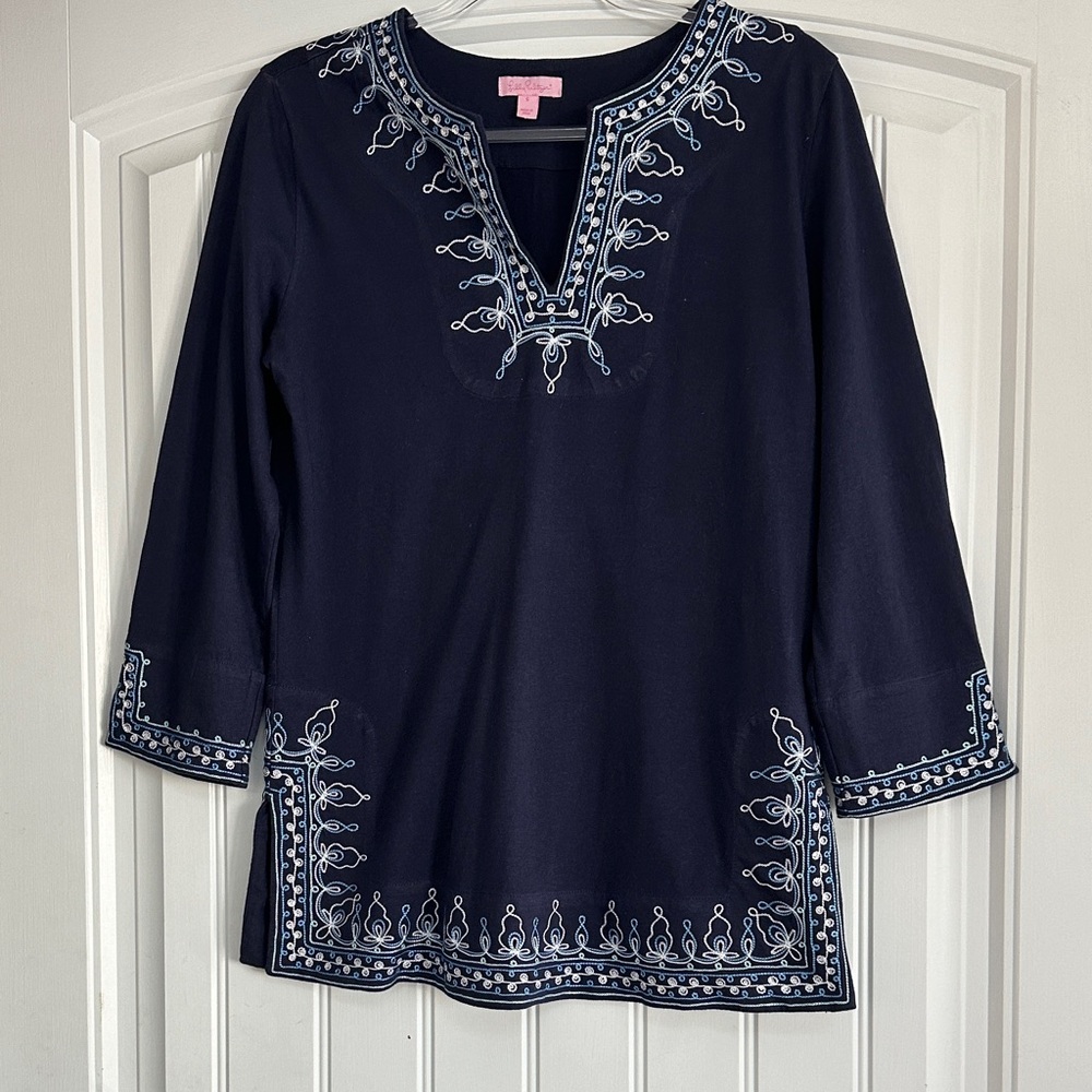 Lilly Pulitzer Navy Tunic with White Embroidery